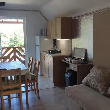 Lelle Lelke Apartmanhaz