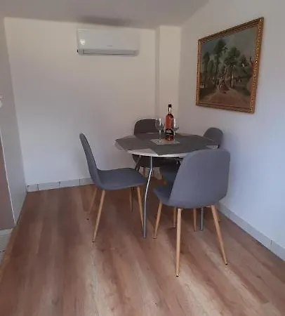 Apartment Lelle Lelke Apartmanhaz