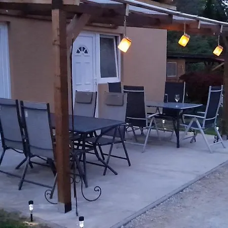 Lelle Lelke Apartmanhaz * בלטונללה