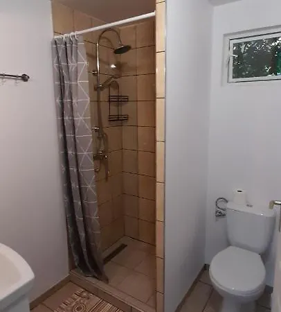 דירה Lelle Lelke Apartmanhaz *