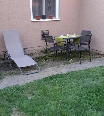 Lelle Lelke Apartmanhaz דירה בלטונללה