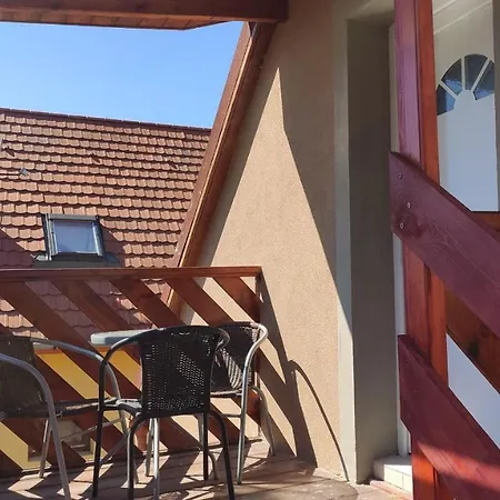 דירה Lelle Lelke Apartmanhaz *