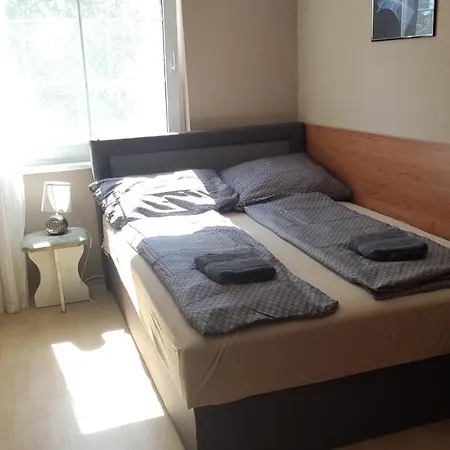 דירה Lelle Lelke Apartmanhaz