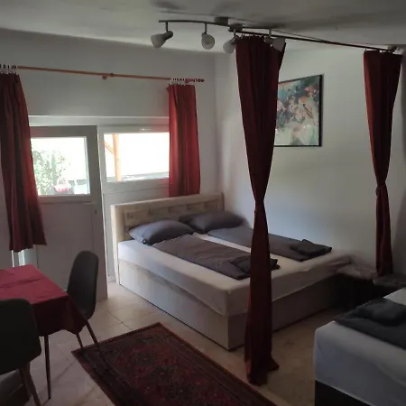 Lelle Lelke Apartmanhaz