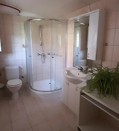 Lelle Lelke Apartmanhaz בלטונללה